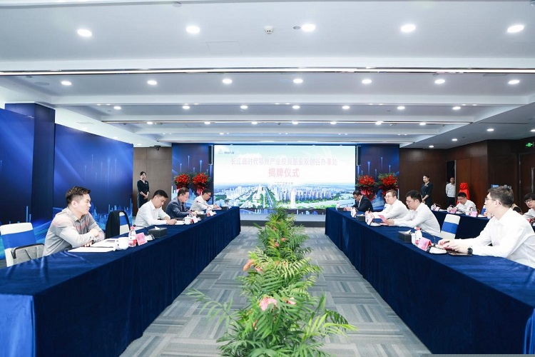 揭牌1.jpg 揭牌1.jpg